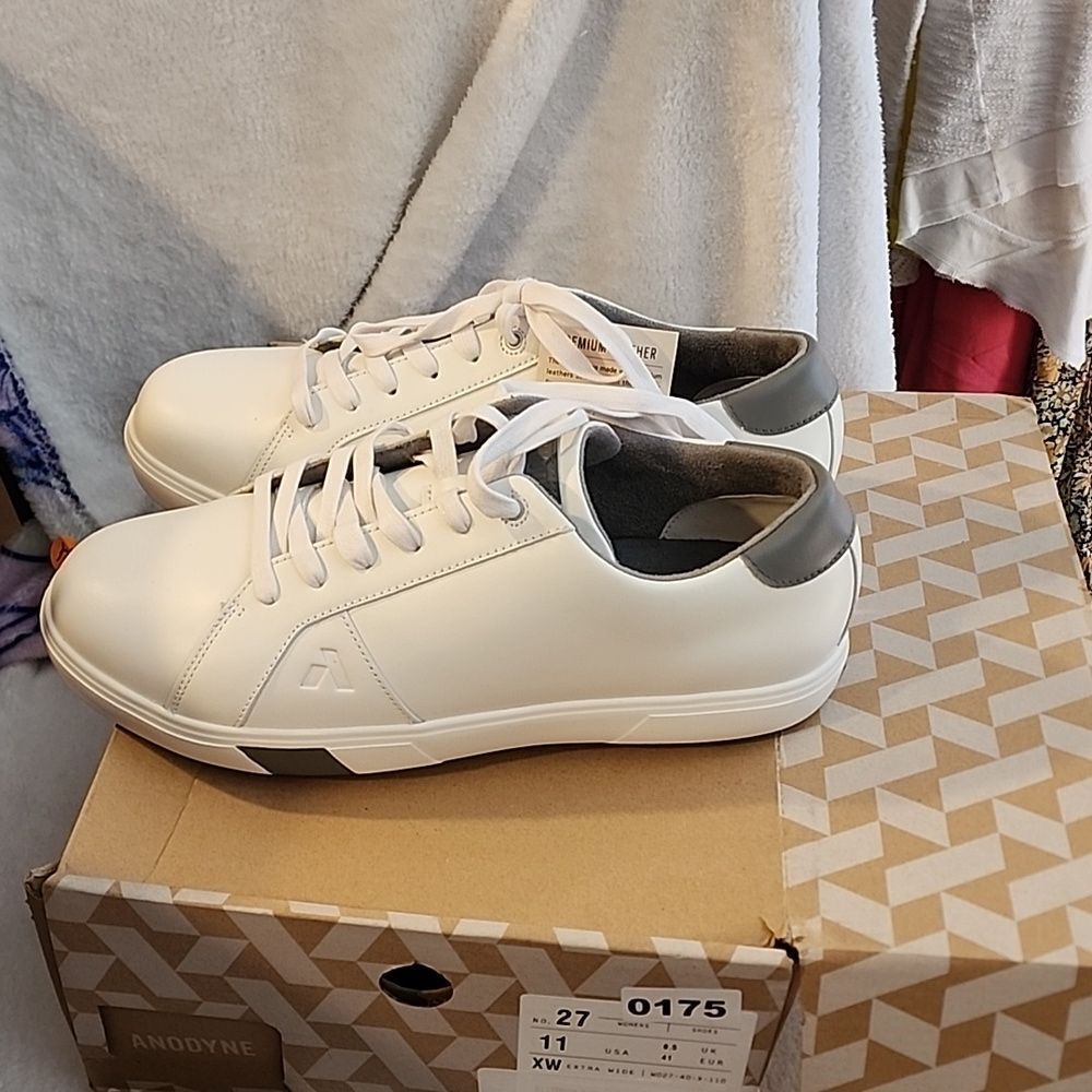 Women's Anodyne diabetic shoes NWT Size 11Xwide